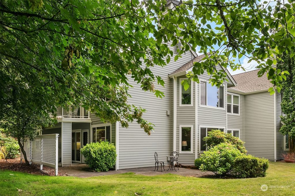 Photo of 22104 SE 40th Lane #1116, Issaquah, WA 98029 (MLS # 2263964)