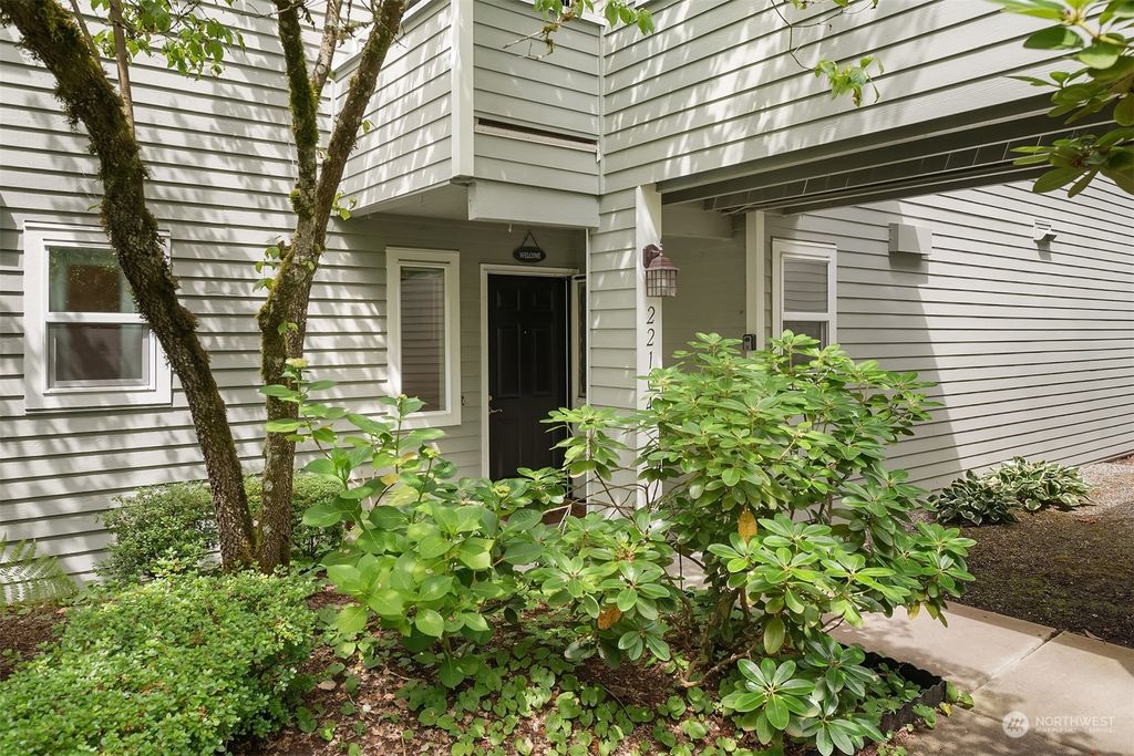 Photo of 22104 SE 40th Lane #1116, Issaquah, WA 98029 (MLS # 2263964)