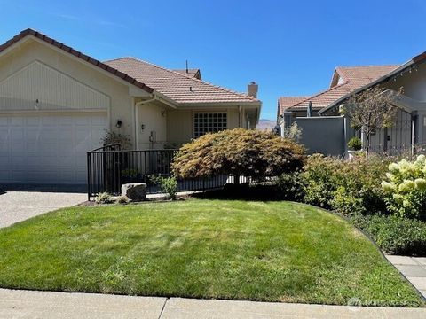 Photo of 401 19th Street NE #4, East Wenatchee, WA 98802 (MLS # 2445345)