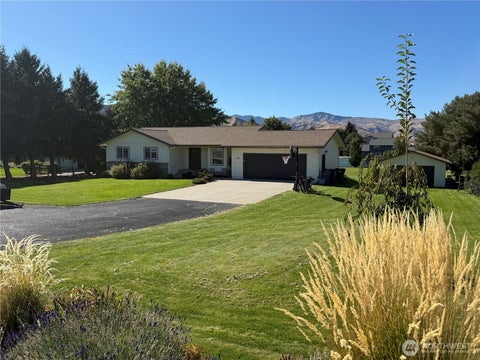 Photo of 420 S Mason Avenue, East Wenatchee, WA 98802 (MLS # 2589516)