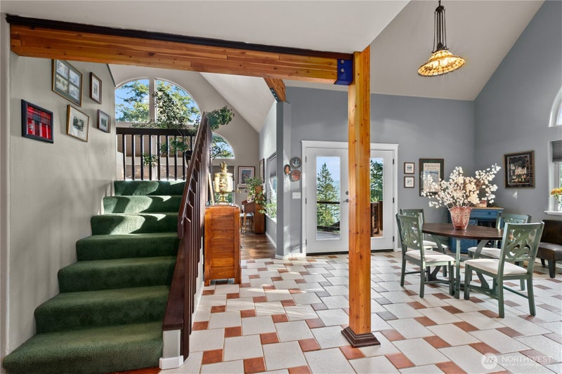 1103 Berry Way
