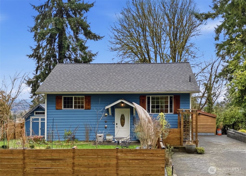 Photo of 4325 Federal Avenue, Everett, WA 98203 (MLS # 2494802)