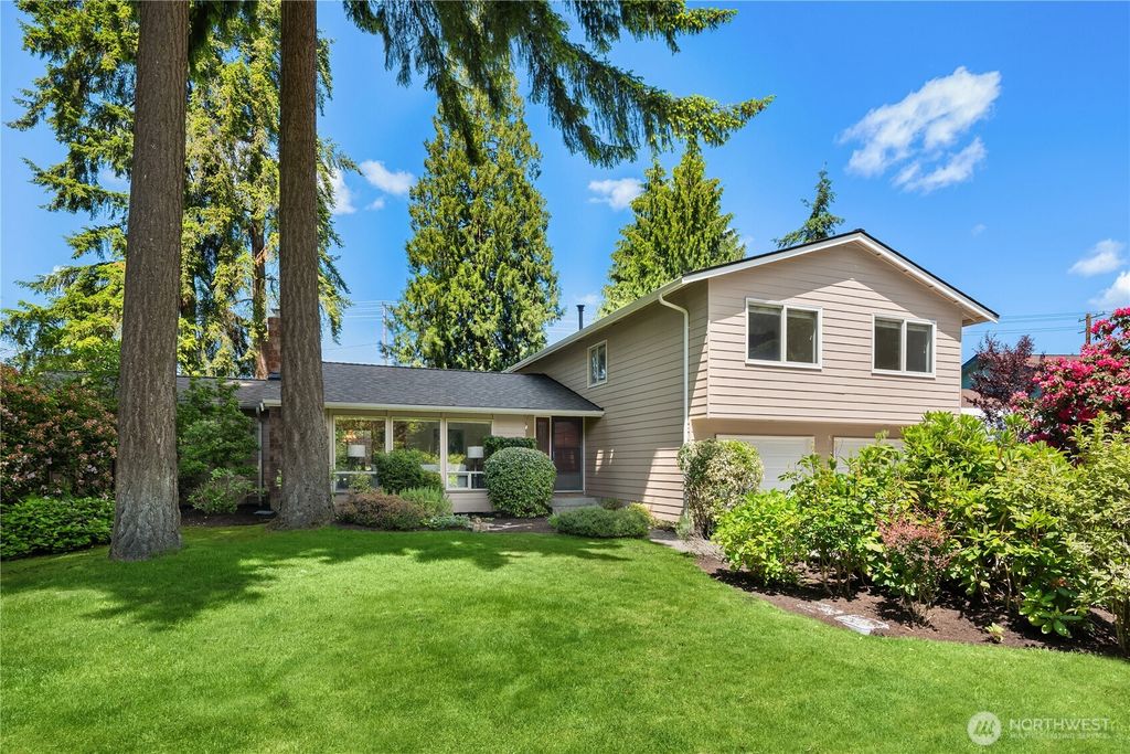 Photo of 22809 38th Avenue SE, Bothell, WA 98021 (MLS # 2384768)