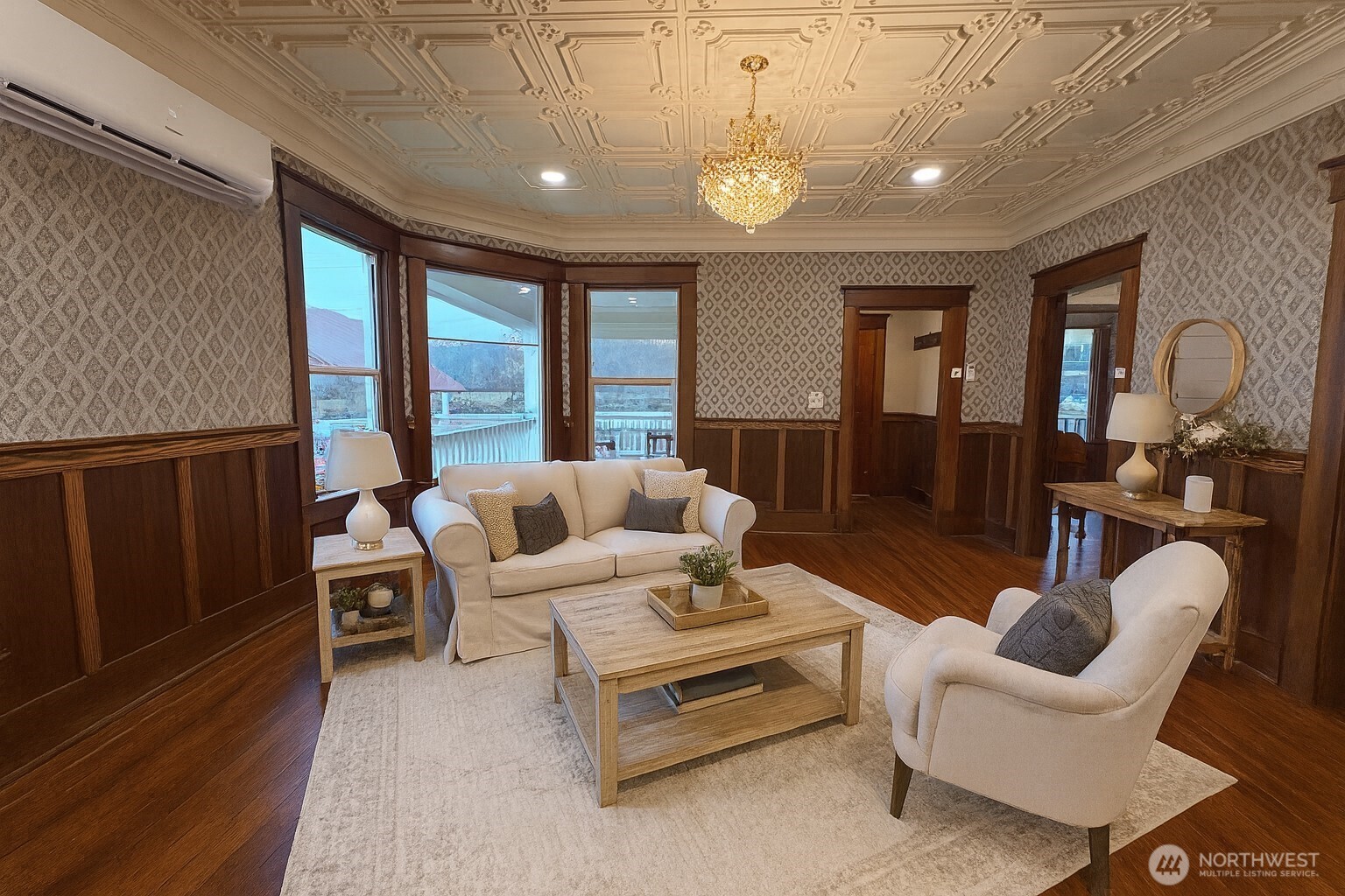 1604 Lincoln Creek Road