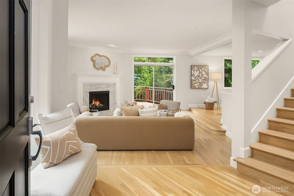 Photo of 4755 Fernridge Lane, Mercer Island, WA 98040 (MLS # 2373154)