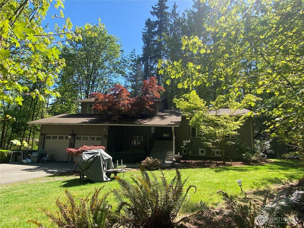 Photo of 24417 SE 17th Place, Sammamish, WA 98075 (MLS # 2516905)
