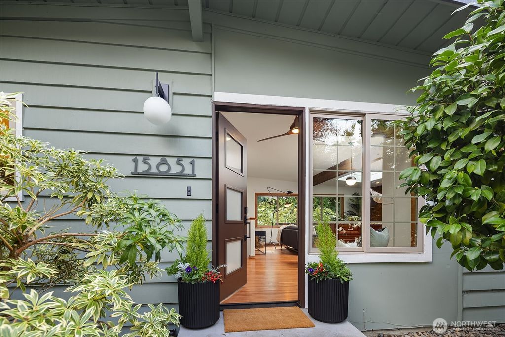 Photo of 15851 SE 12th Place, Bellevue, WA 98008 (MLS # 2442613)