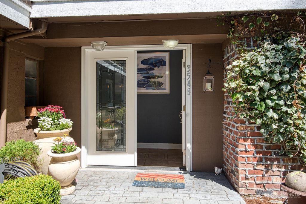 Photo of 3548 NE 165th Street, Lake Forest Park, WA 98155 (MLS # 2060327)