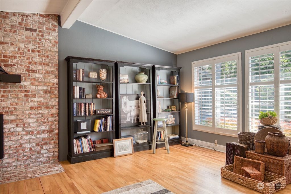 Photo of 3548 NE 165th Street, Lake Forest Park, WA 98155 (MLS # 2060327)