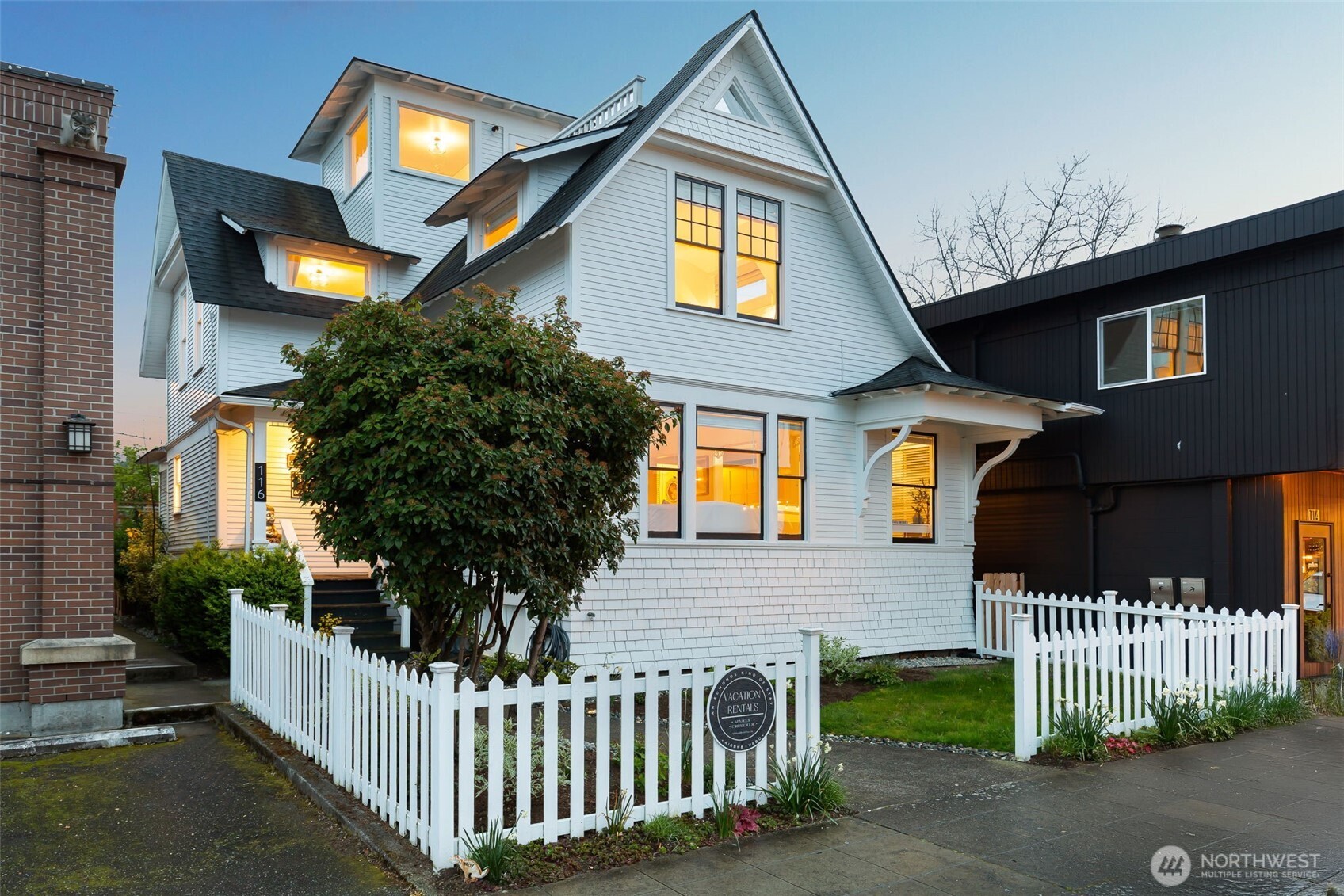 116 4th Avenue N