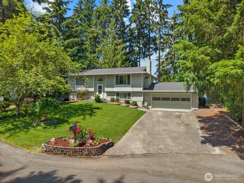 Photo of 2309 31st Avenue SE, Puyallup, WA 98374 (MLS # 2543157)