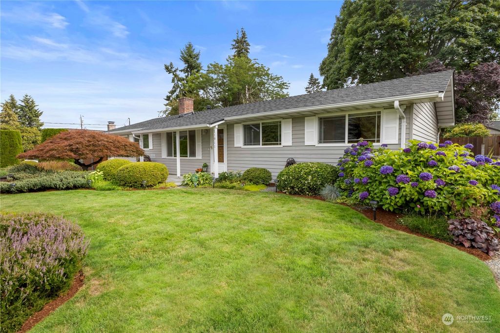 Photo of 11911 SE 164th Street, Renton, WA 98058 (MLS # 2271055)