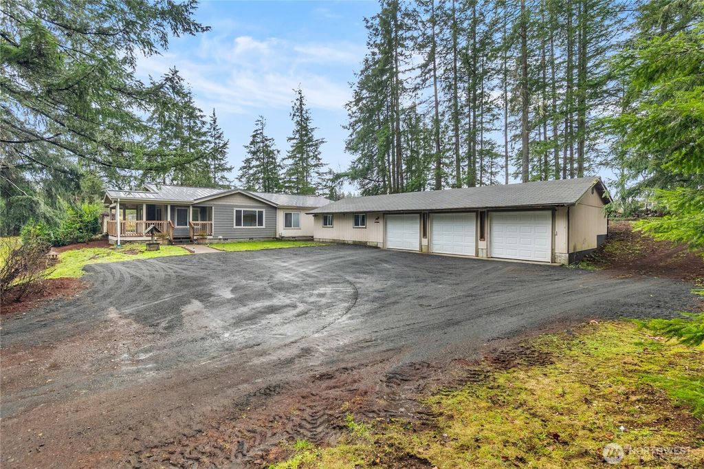 Photo of 71 E Rhododendron Place, Shelton, WA 98584 (MLS # 2484915)