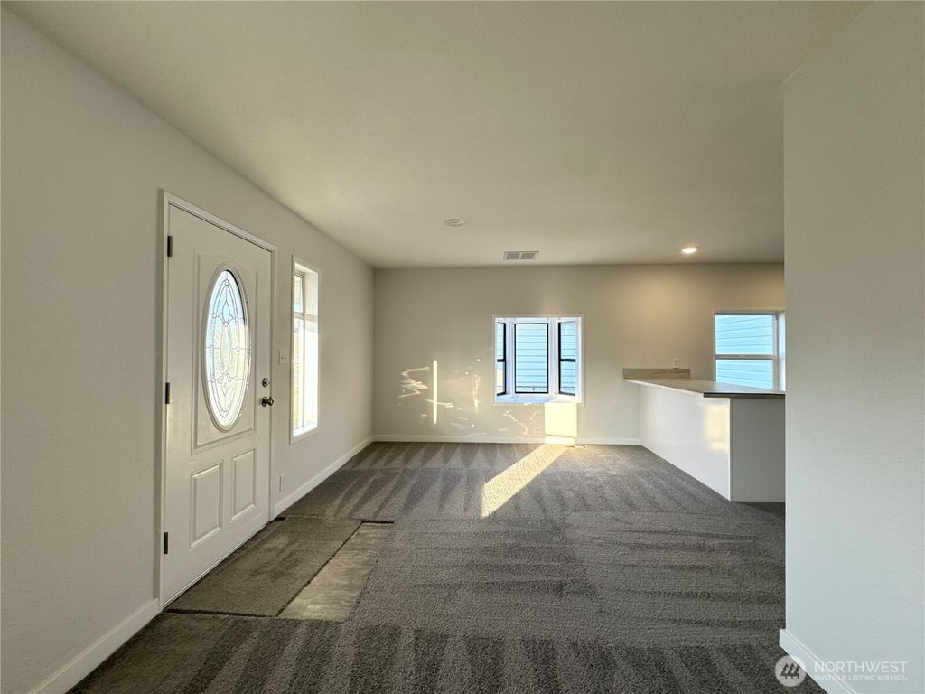 Photo of 360 27th Avenue, Longview, WA 98632 (MLS # 2480130)