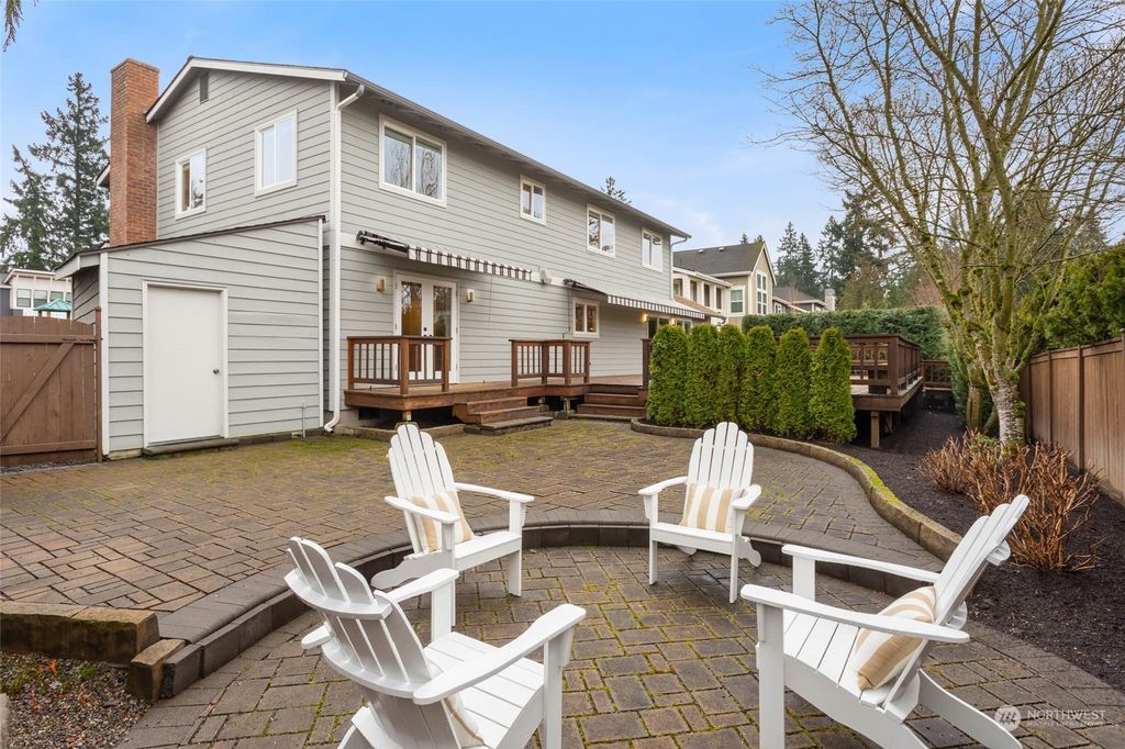 Photo of 7029 119th Way NE, Kirkland, WA 98033 (MLS # 2197745)