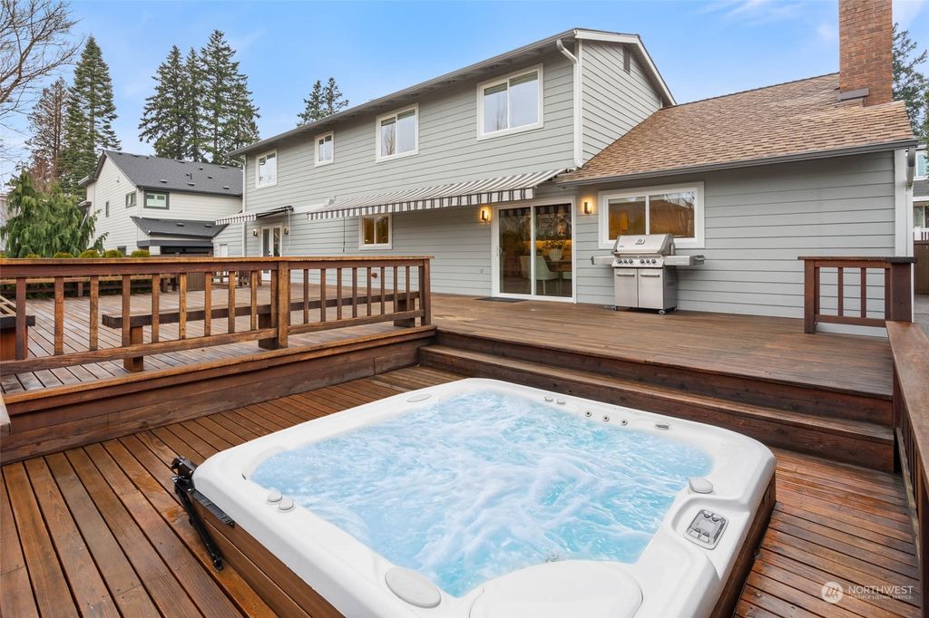 Photo of 7029 119th Way NE, Kirkland, WA 98033 (MLS # 2197745)