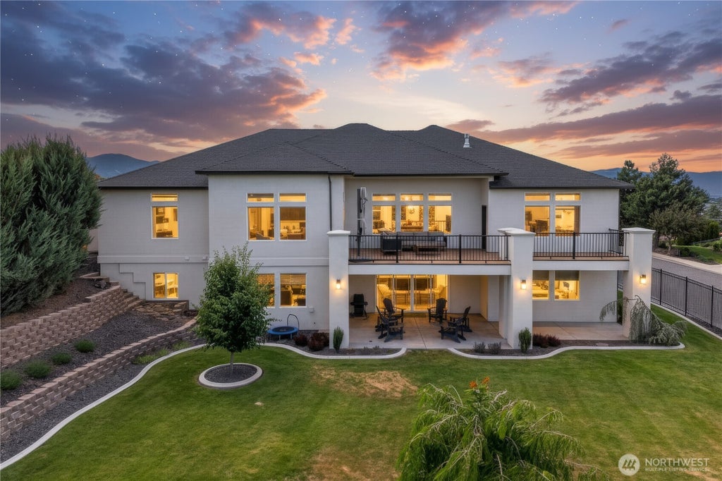 Photo of 1104 Allenwhite Drive, Richland, WA 99352 (MLS # 2583764)