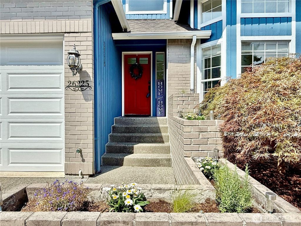 Photo of 26225 Lake Wilderness Country Club Drive SE, Maple Valley, WA 98038 (MLS # 2358194)