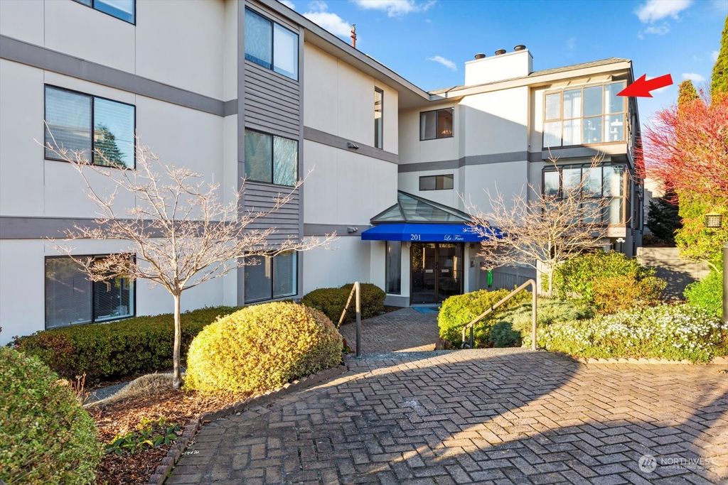 Photo of 201 3rd Avenue N #314, Edmonds, WA 98020 (MLS # 2327364)