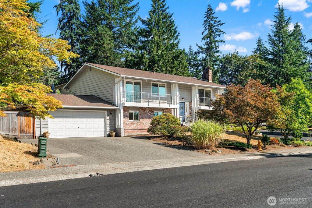 Photo of 14130 128th Avenue NE, Kirkland, WA 98034 (MLS # 2574657)