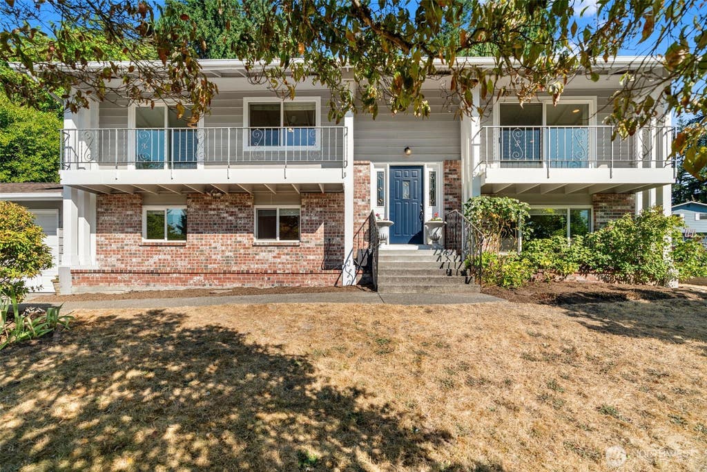 Photo of 14130 128th Avenue NE, Kirkland, WA 98034 (MLS # 2574657)