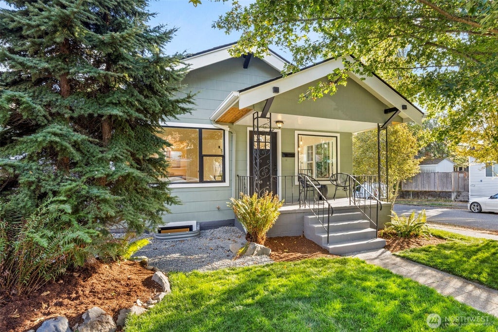 Photo of 419 NW 73rd Street, Seattle, WA 98117 (MLS # 2587780)