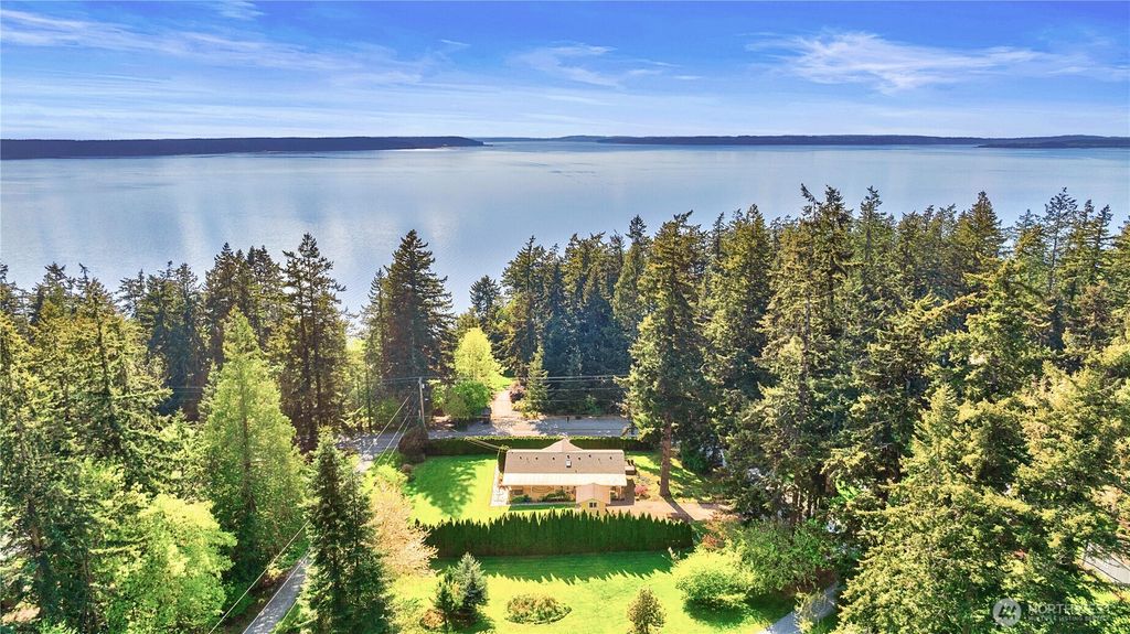 Photo of 560 N Sunset Drive, Camano Island, WA 98282 (MLS # 2511861)