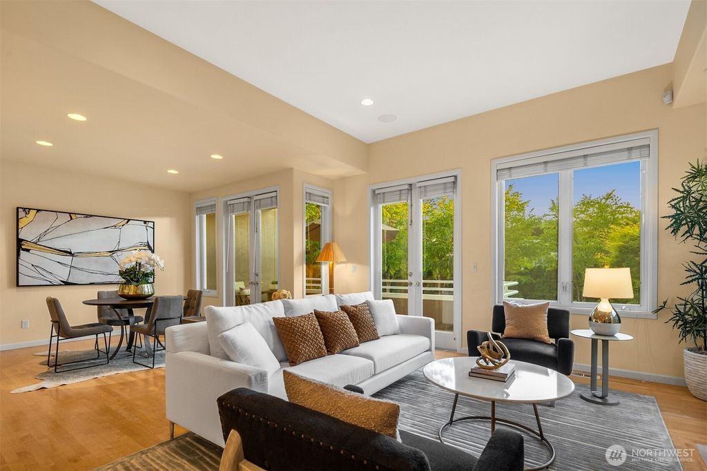 Photo of 740 1st Street S, Kirkland, WA 98033 (MLS # 2388869)