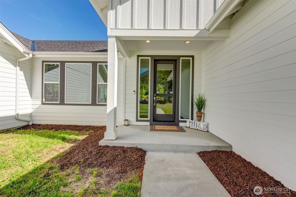 Photo of 31132 339th Drive NE, Arlington, WA 98223 (MLS # 2385397)
