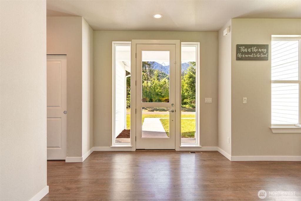Photo of 31132 339th Drive NE, Arlington, WA 98223 (MLS # 2385397)