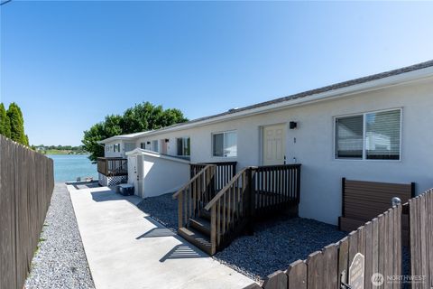 Photo of 3013 W Lakeside Drive #1-5, Moses Lake, WA 98837 (MLS # 2528601)