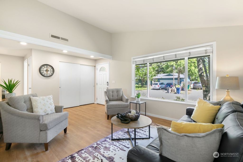 Photo of 33581 36th Avenue SW, Federal Way, WA 98023 (MLS # 2251257)