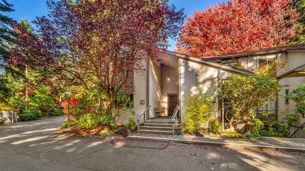 Photo of 1508 NE 140th Street ST #B3, Seattle, WA 98125 (MLS # 2598392)