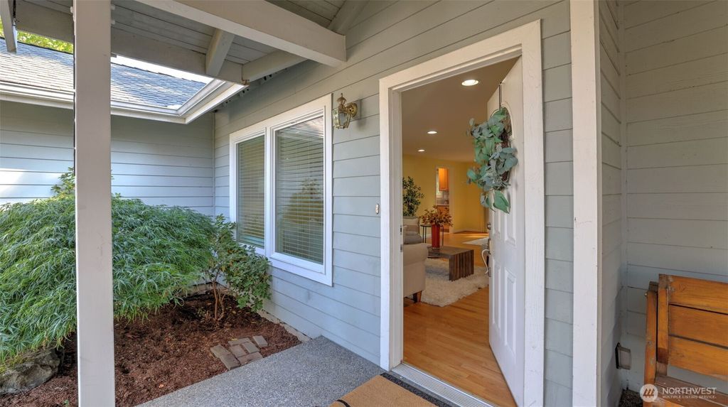 Photo of 10607 NE 17th Street, Bellevue, WA 98004 (MLS # 2432743)