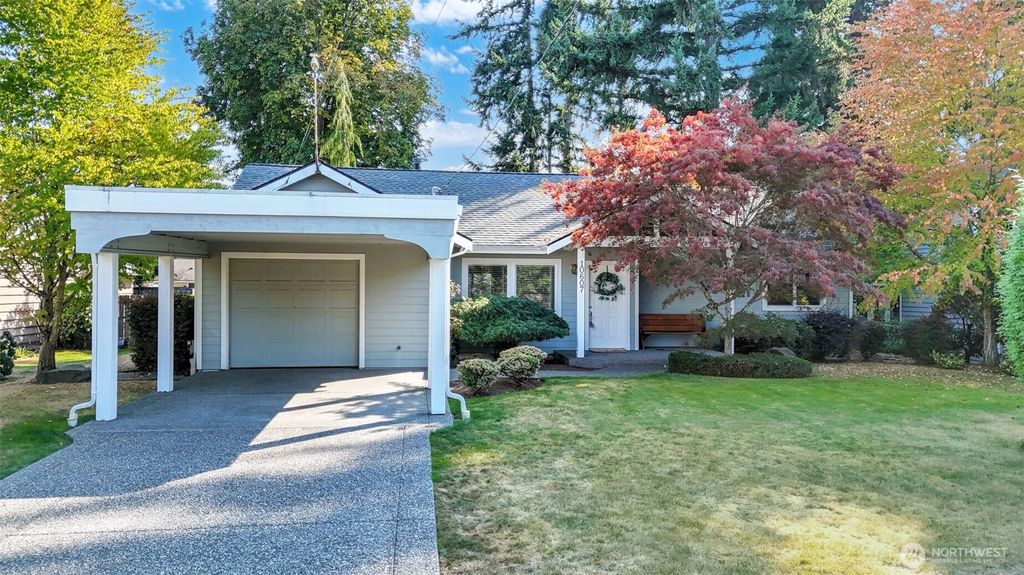 Photo of 10607 NE 17th Street, Bellevue, WA 98004 (MLS # 2432743)
