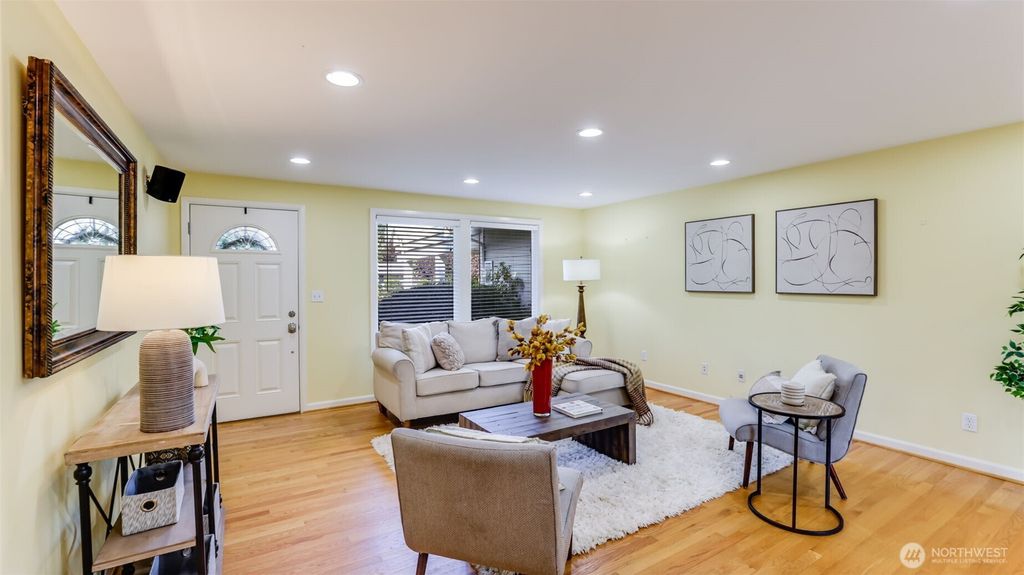 Photo of 10607 NE 17th Street, Bellevue, WA 98004 (MLS # 2432743)