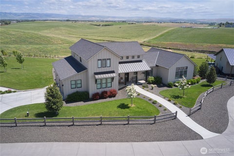 Photo of 125 Ponderosa Court Ct, Walla Walla, WA 99362 (MLS # 2533814)