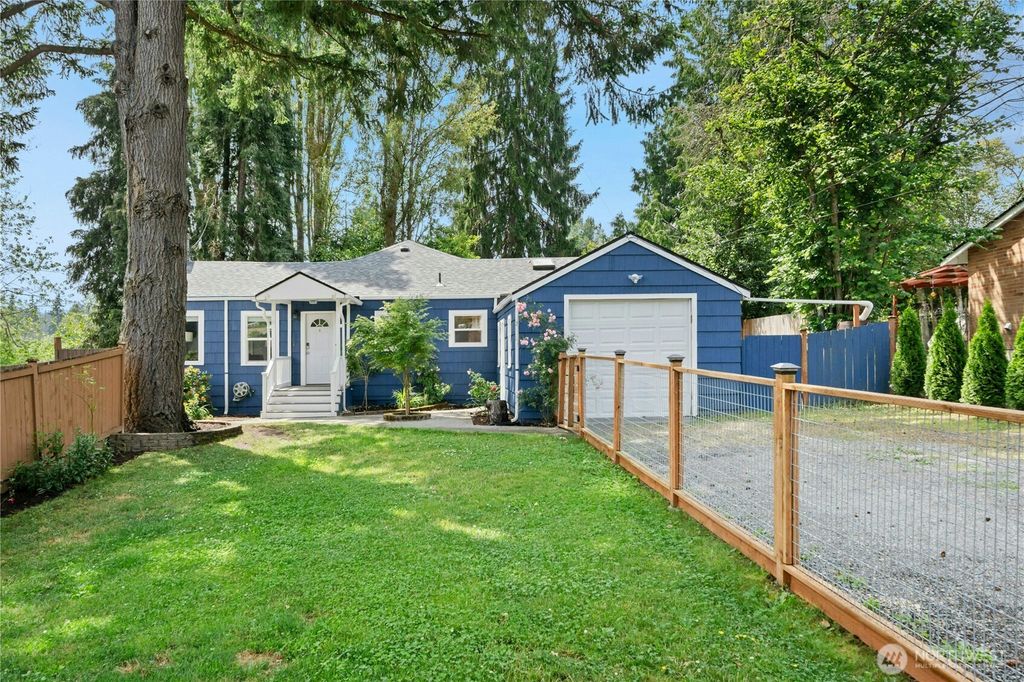 Photo of 20055 25th Avenue NE, Shoreline, WA 98155 (MLS # 2397750)