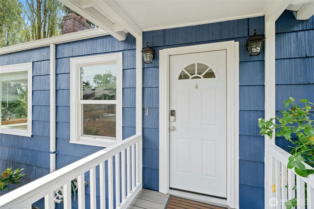 Photo of 20055 25th Avenue NE, Shoreline, WA 98155 (MLS # 2397750)