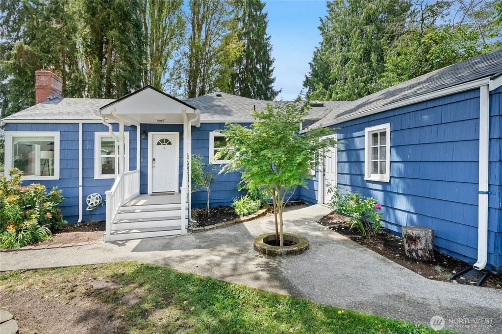 Photo of 20055 25th Avenue NE, Shoreline, WA 98155 (MLS # 2397750)