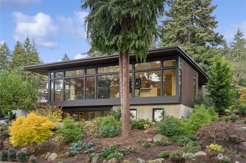 Photo of 2440 Killarney Way, Bellevue, WA 98004 (MLS # 2326846)