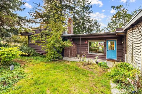 Photo of 1040 Puget Street, Bellingham, WA 98229 (MLS # 2442643)