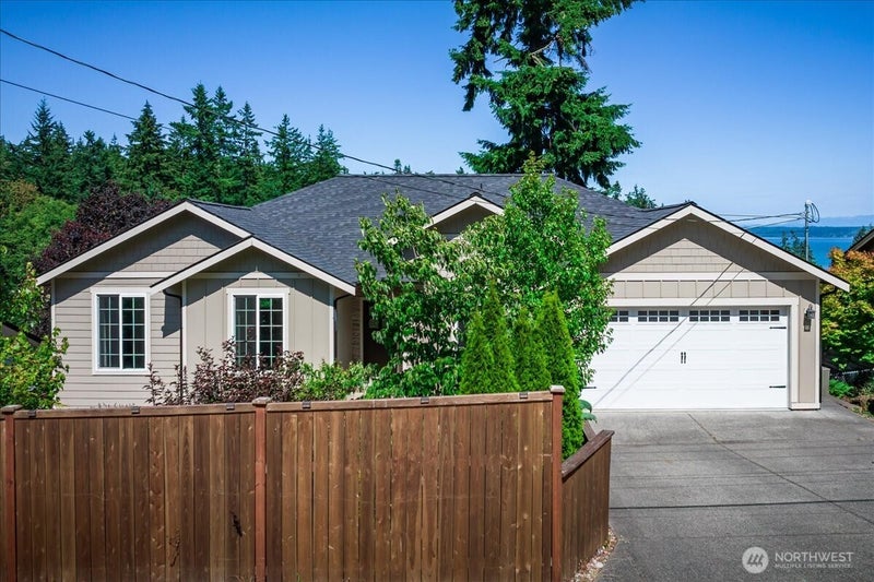 1229 SE Camano Drive