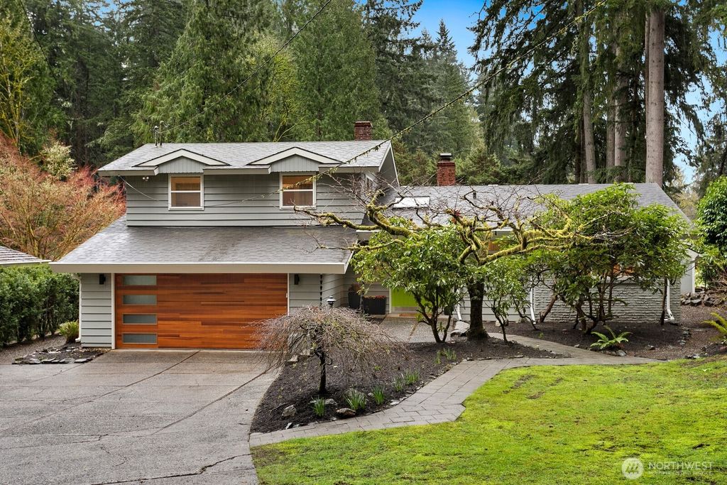 Photo of 17834 33rd Avenue NE, Lake Forest Park, WA 98155 (MLS # 2484296)