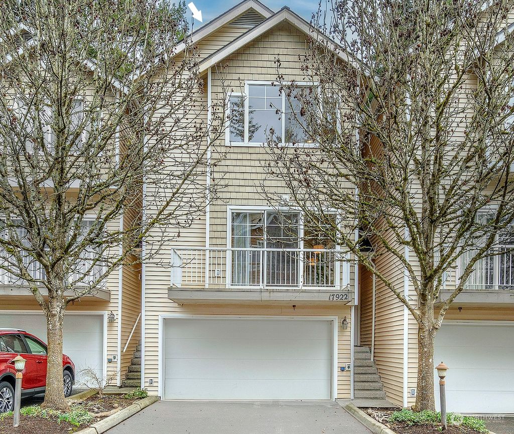 Photo of 17922 NE 90th Street, Redmond, WA 98052 (MLS # 2072867)