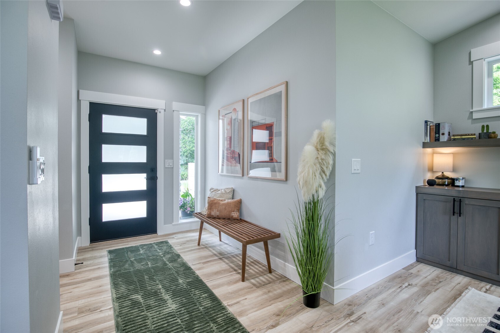 366 Lake View Loop NE