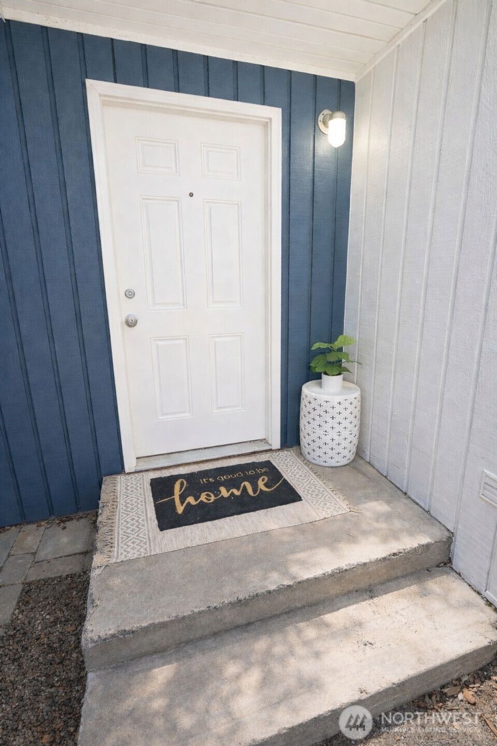 Photo of 1910 75th Street SE #2E, Everett, WA 98203 (MLS # 2480211)