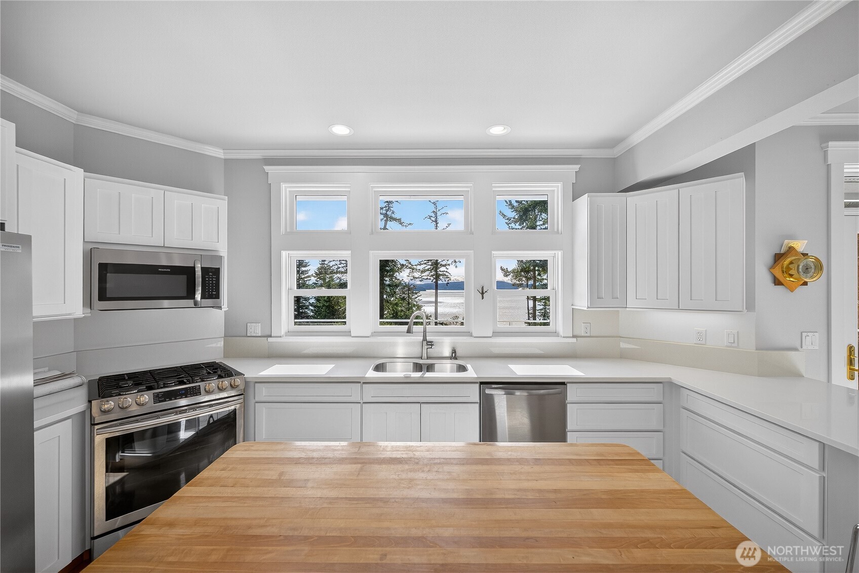 Anacortes, Washington, 98221, United States, 4 Bedrooms Bedrooms, ,4 BathroomsBathrooms,Residential,Active,2027320