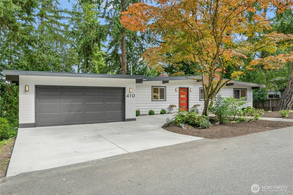 Photo of 410 Mt. Jupiter Drive SW, Issaquah, WA 98027 (MLS # 2423194)