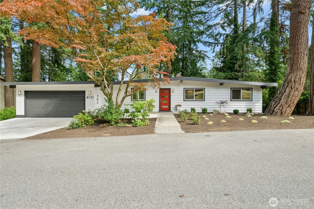Photo of 410 Mt. Jupiter Drive SW, Issaquah, WA 98027 (MLS # 2423194)